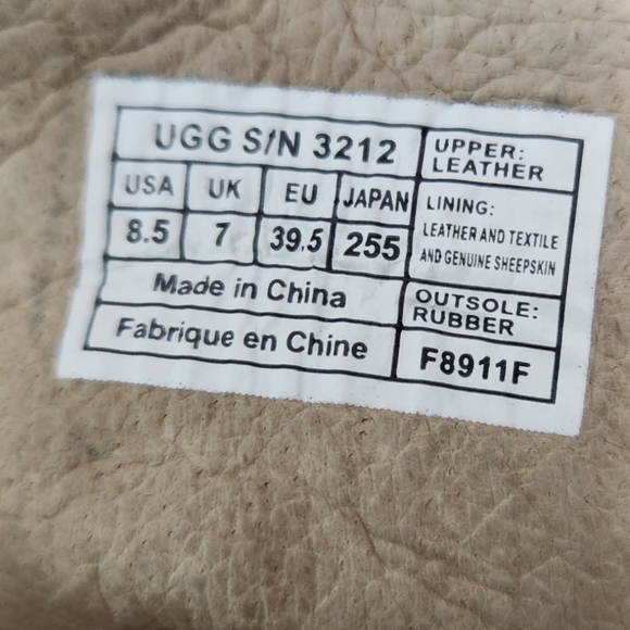 UGG Brienne 3212 women's Suede boots size 8.5 USA - Picture 6 of 6